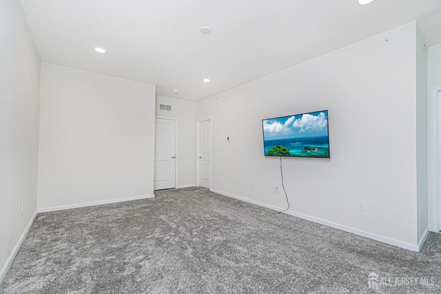 307 Peyton Place, New Brunswick, NJ 08901