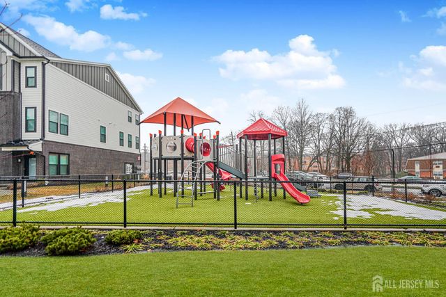 307 Peyton Place, New Brunswick, NJ 08901