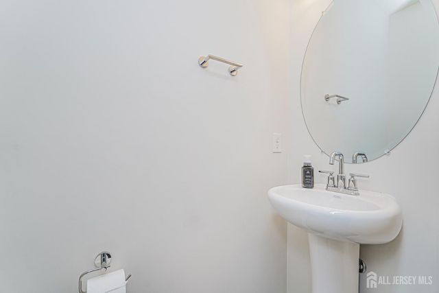 307 Peyton Place, New Brunswick, NJ 08901