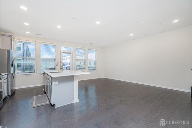 307 Peyton Place, New Brunswick, NJ 08901