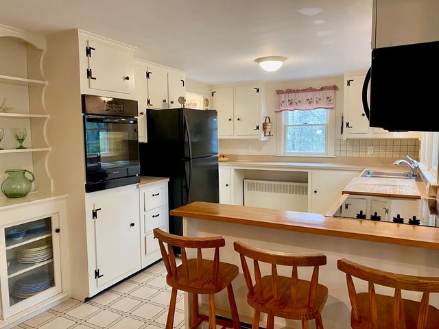 495 Schoolhouse Rd, Eastham, MA 02642
