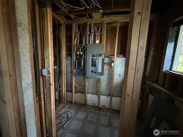 709 15th Avenue SE, Puyallup, WA 98372