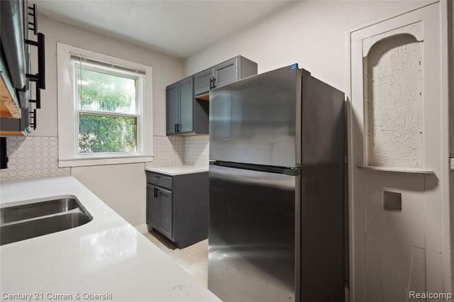 3725 Glynn Court, Detroit, MI 48206