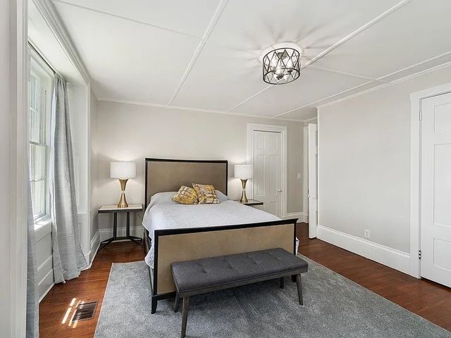 77 Coggeshall Avenue S, Newport, RI 02840