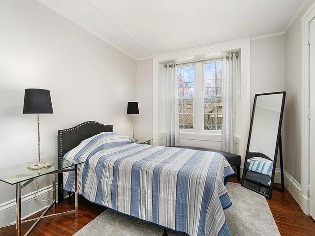 77 Coggeshall Avenue S, Newport, RI 02840