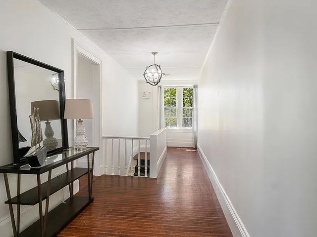 77 Coggeshall Avenue S, Newport, RI 02840