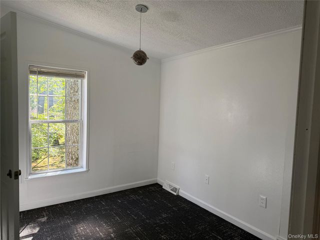 35 Oneida Trail, Glen Spey, NY 12737