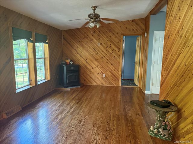 35 Oneida Trail, Glen Spey, NY 12737