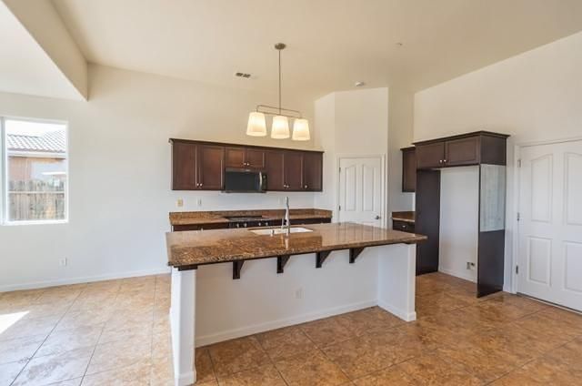 1043 La Jolla Avenue, Clovis, CA 93619