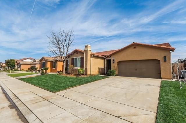 1043 La Jolla Avenue, Clovis, CA 93619