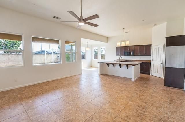 1043 La Jolla Avenue, Clovis, CA 93619