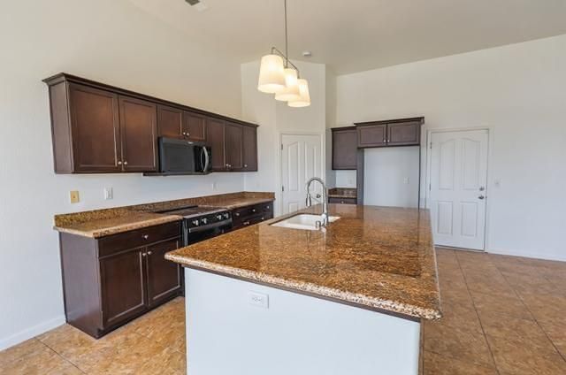 1043 La Jolla Avenue, Clovis, CA 93619