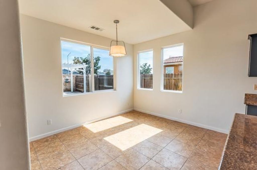 Image 14 of property listing at 1043 La Jolla Avenue, Clovis, CA 93619