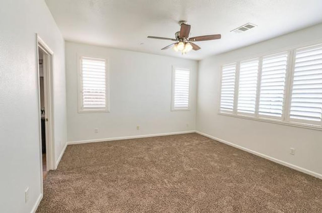 Image 17 of property listing at 1043 La Jolla Avenue, Clovis, CA 93619