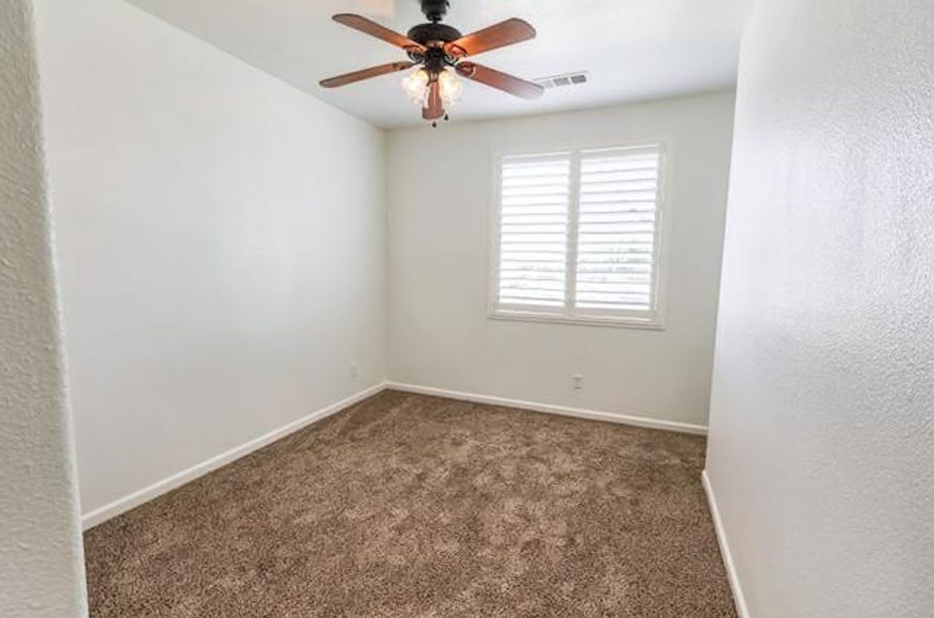 Image 25 of property listing at 1043 La Jolla Avenue, Clovis, CA 93619