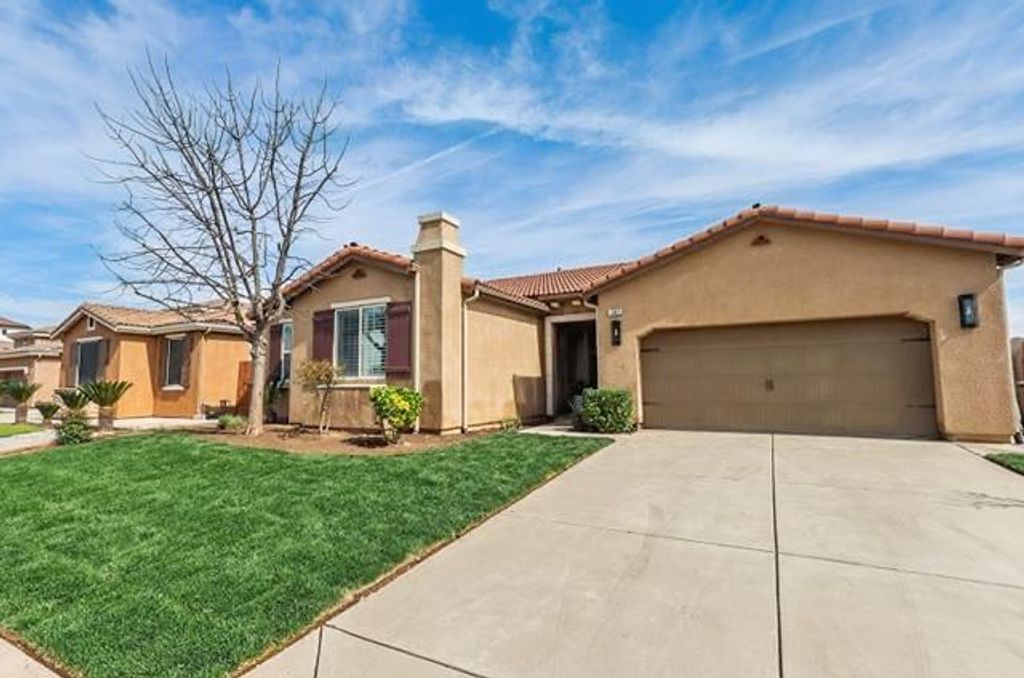 Image 3 of property listing at 1043 La Jolla Avenue, Clovis, CA 93619