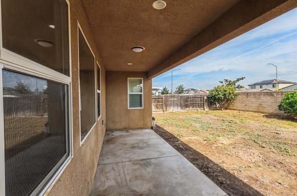 Image 40 of property listing at 1043 La Jolla Avenue, Clovis, CA 93619