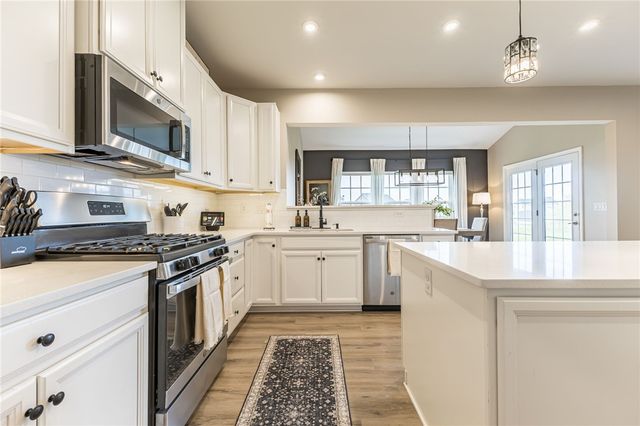 1716 Jasper Drive, Farmington, NY 14425