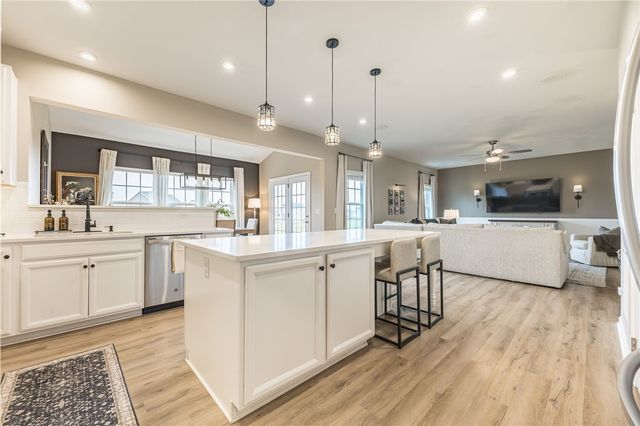 1716 Jasper Drive, Farmington, NY 14425