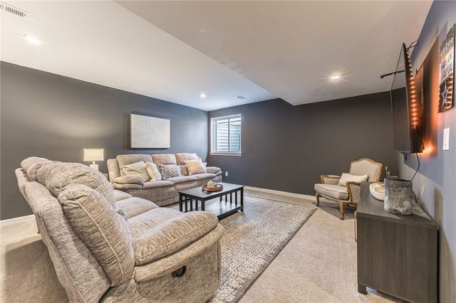 1716 Jasper Drive, Farmington, NY 14425