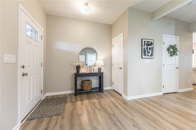 1716 Jasper Drive, Farmington, NY 14425