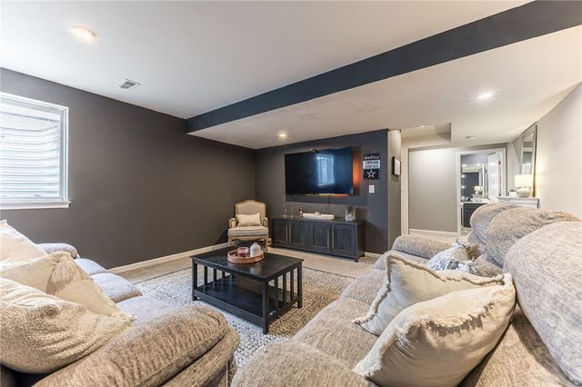 1716 Jasper Drive, Farmington, NY 14425