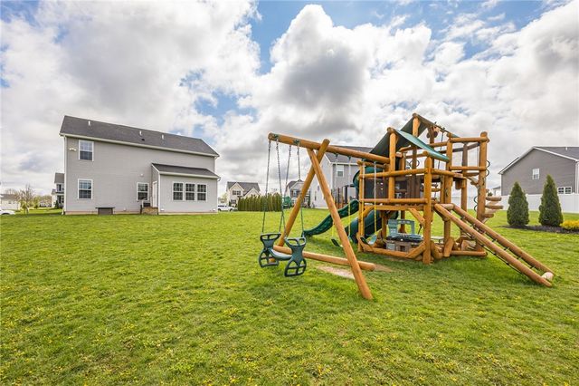 1716 Jasper Drive, Farmington, NY 14425