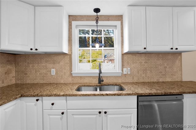 316 W Elwood Avenue, Raeford, NC 28376