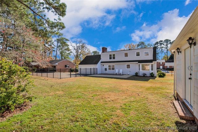 316 W Elwood Avenue, Raeford, NC 28376