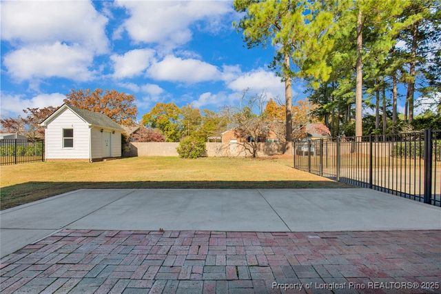 316 W Elwood Avenue, Raeford, NC 28376