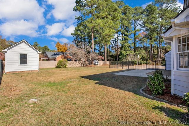 316 W Elwood Avenue, Raeford, NC 28376