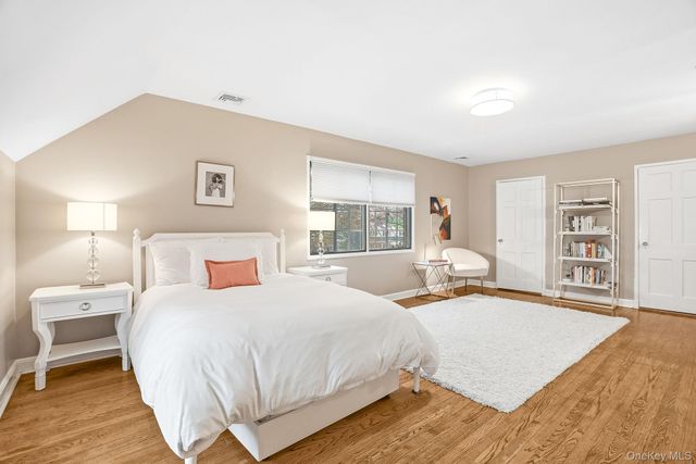 65 Howell Avenue, Larchmont, NY 10538