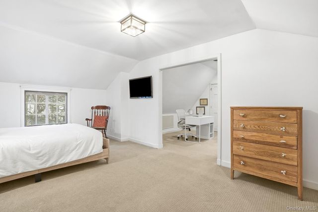 65 Howell Avenue, Larchmont, NY 10538