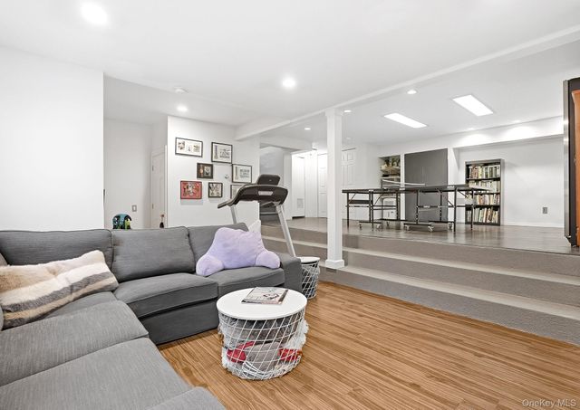 65 Howell Avenue, Larchmont, NY 10538