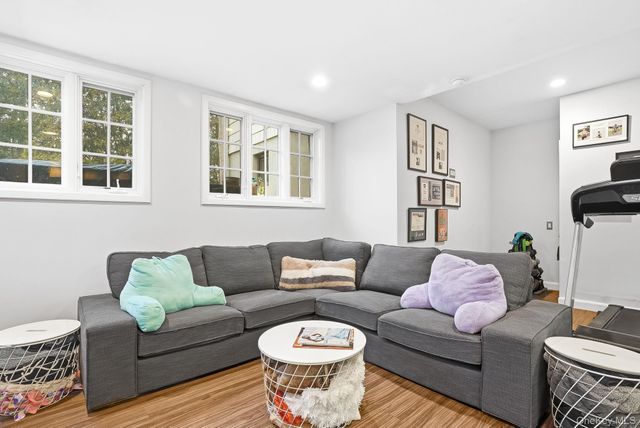 65 Howell Avenue, Larchmont, NY 10538