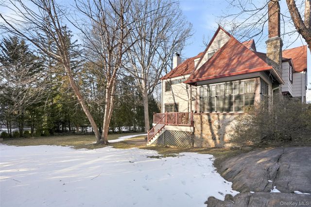 65 Howell Avenue, Larchmont, NY 10538