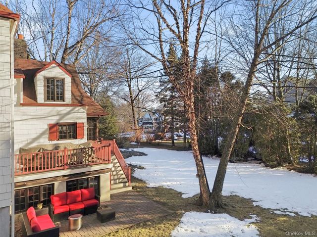 65 Howell Avenue, Larchmont, NY 10538