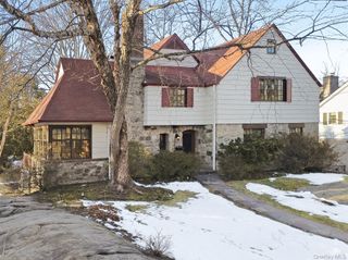 65 Howell Avenue, Larchmont, NY 10538