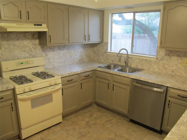 4206 Harcourt DR, Austin, TX 78727