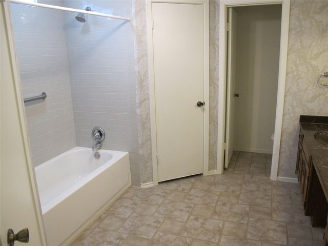 4206 Harcourt DR, Austin, TX 78727