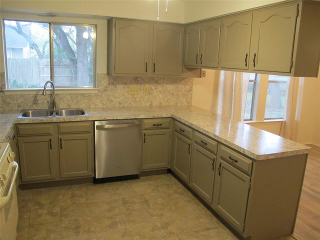 4206 Harcourt DR, Austin, TX 78727