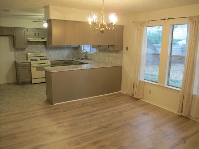 4206 Harcourt DR, Austin, TX 78727