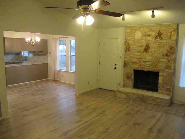 4206 Harcourt DR, Austin, TX 78727