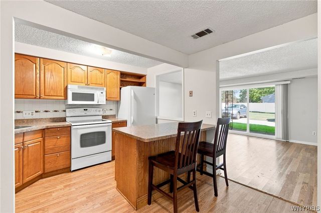 136 Foxberry Drive A, Amherst, NY 14068