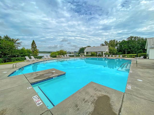 302 Freeland Way, Moncks Corner, SC 29461