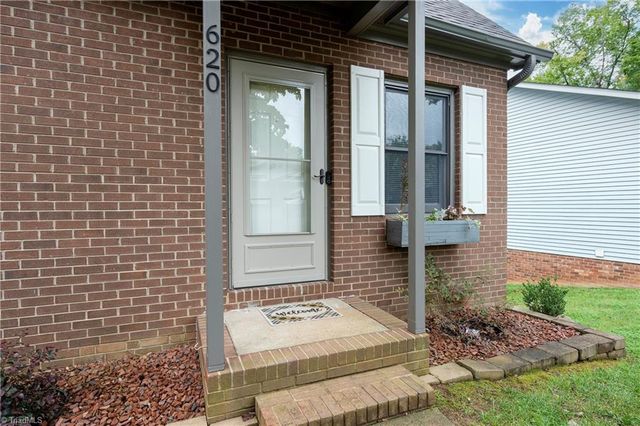 620 Lantern Ridge Drive, Winston-salem, NC 27104
