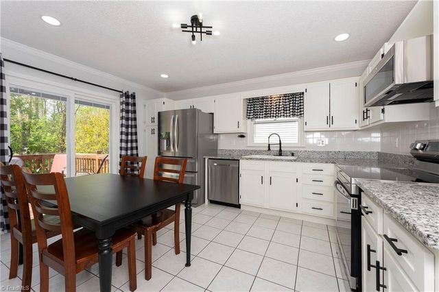 620 Lantern Ridge Drive, Winston-salem, NC 27104