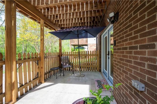 620 Lantern Ridge Drive, Winston-salem, NC 27104