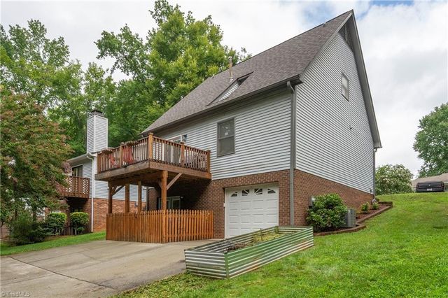 620 Lantern Ridge Drive, Winston-salem, NC 27104