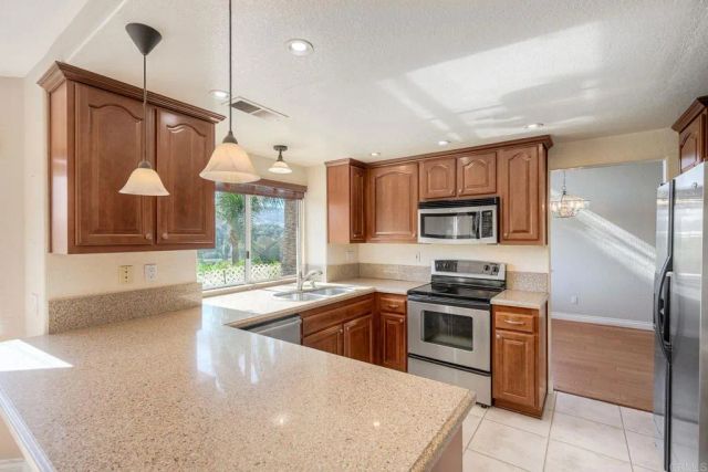 2795 Canyon Oak Pl Place, Escondido, CA 92029